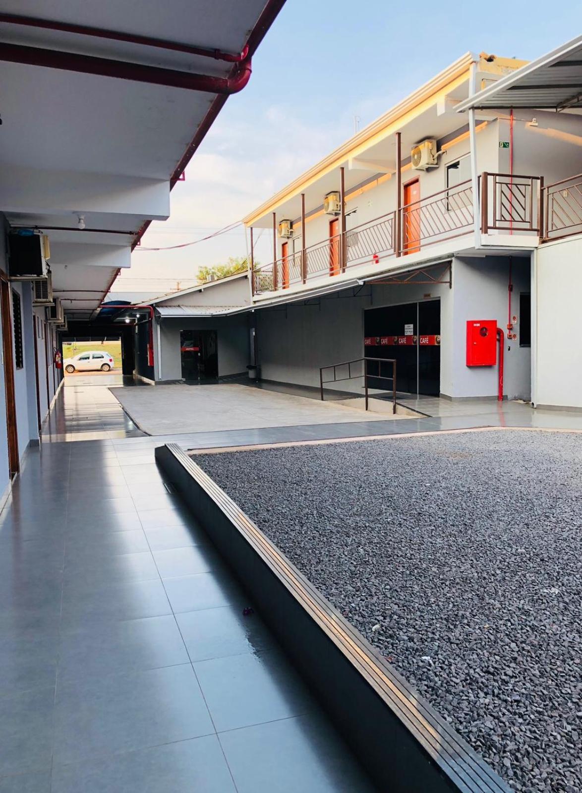 Hotel 2 Irmaos กัมโปกรันเด ภายนอก รูปภาพ